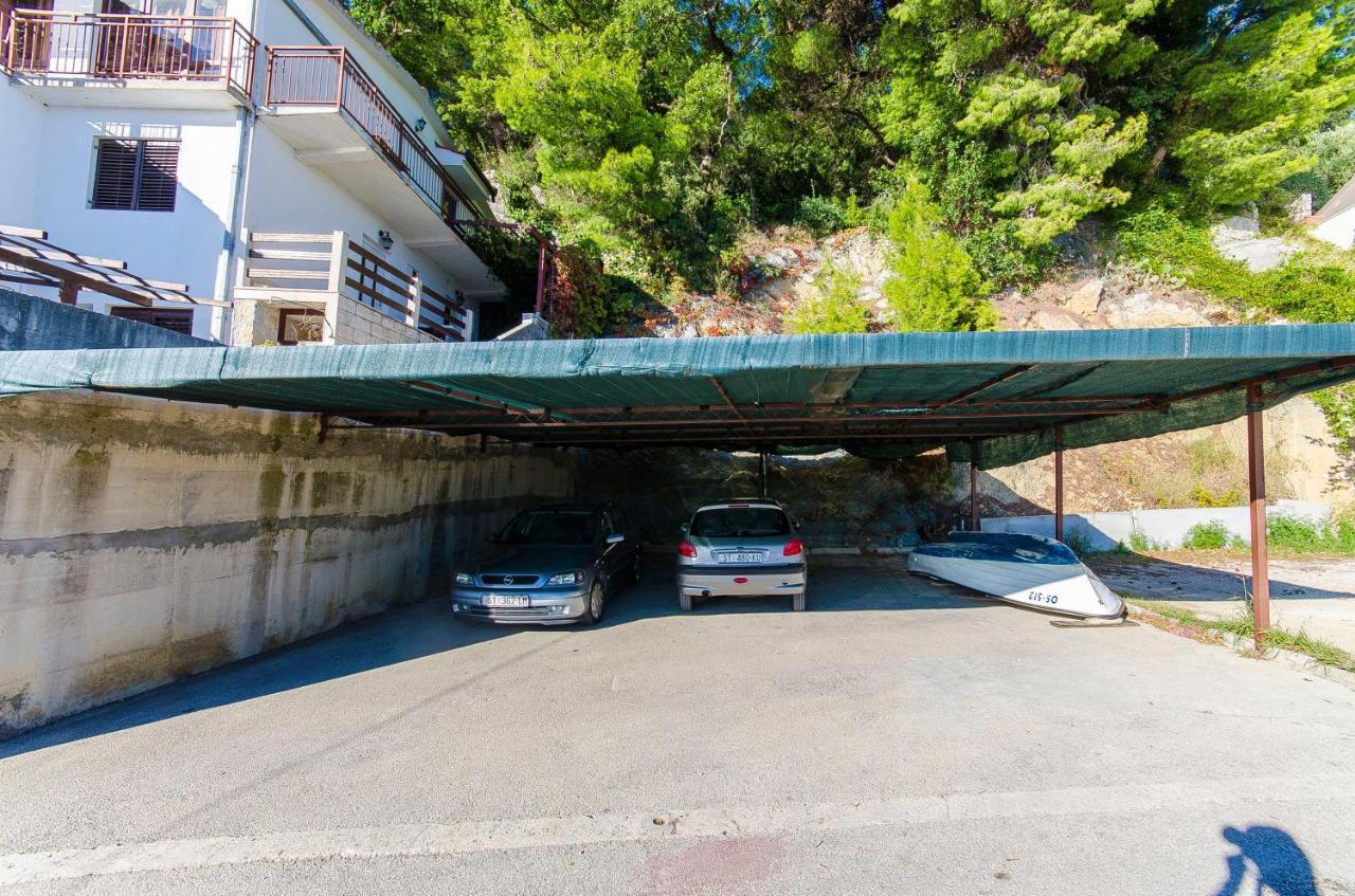 Apartments By The Sea Pisak, Omis - 2802 Exterior foto