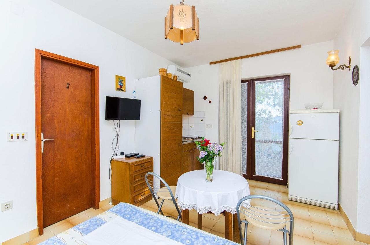 Apartments By The Sea Pisak, Omis - 2802 Exterior foto