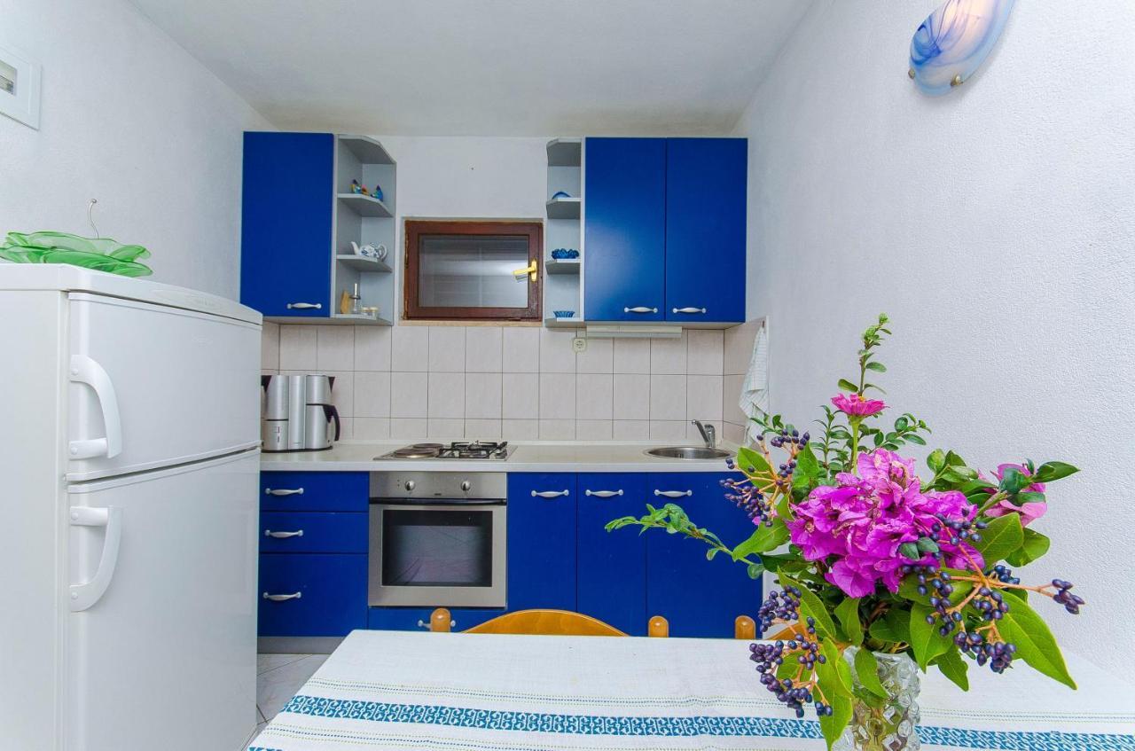Apartments By The Sea Pisak, Omis - 2802 Exterior foto