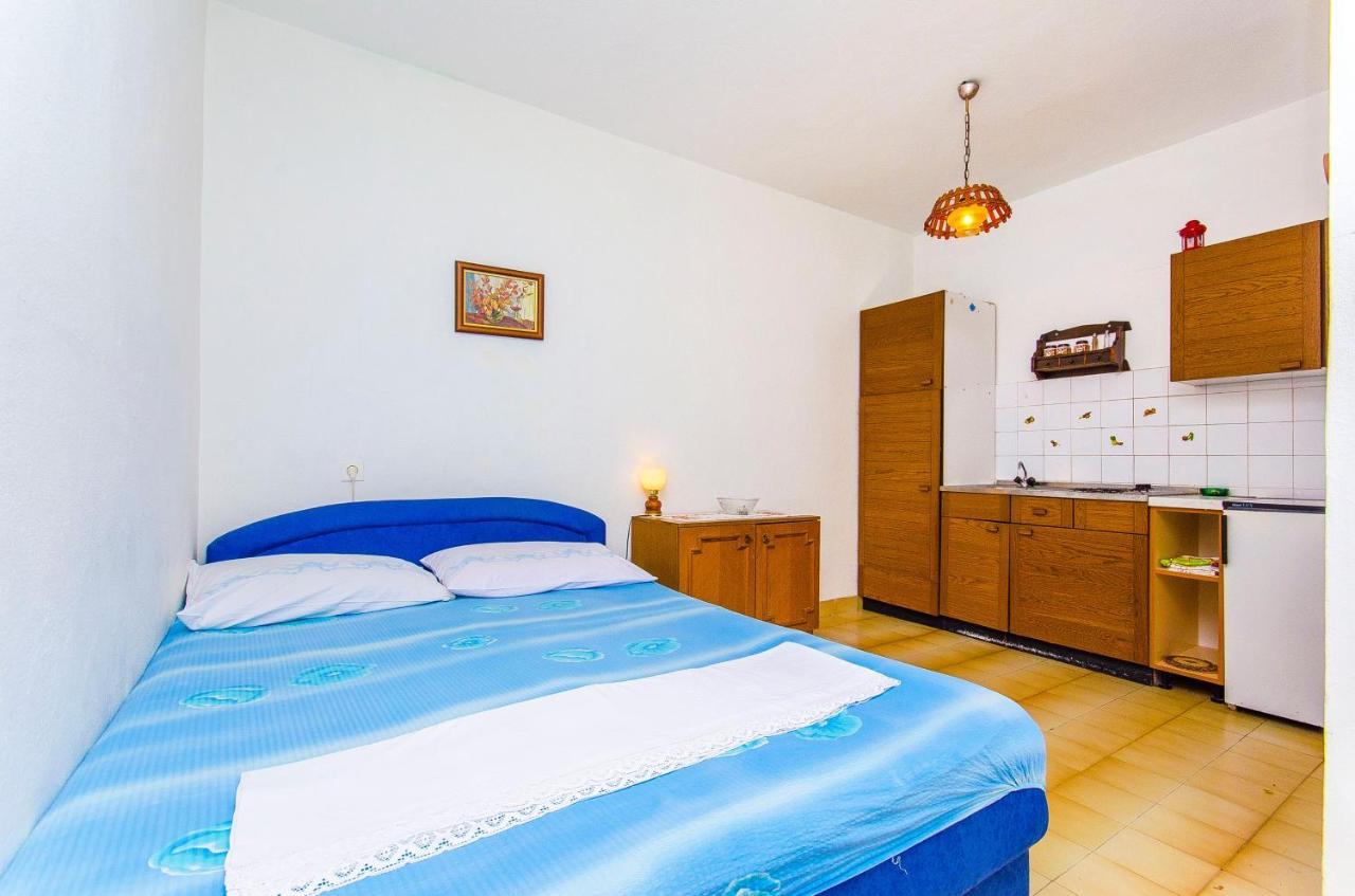 Apartments By The Sea Pisak, Omis - 2802 Exterior foto